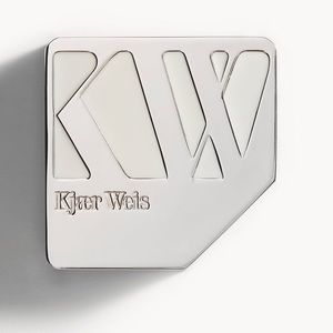 ISO Kjaer Weis foundation compact